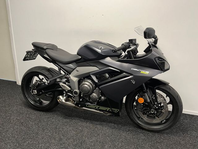 triumph - daytona-660