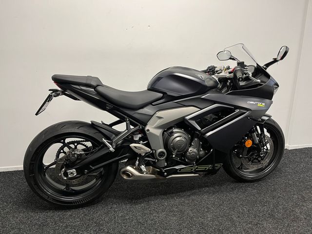 triumph - daytona-660
