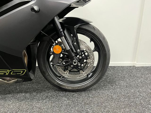 triumph - daytona-660