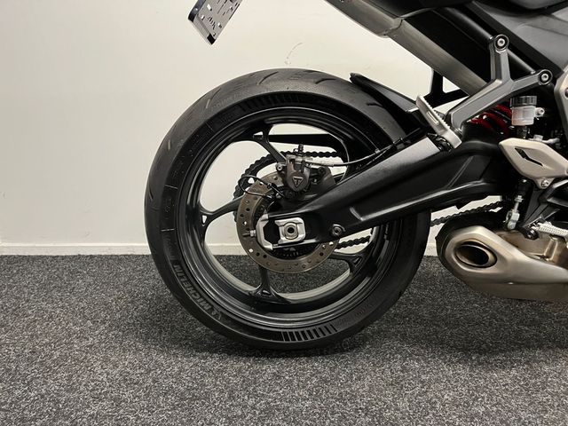 triumph - daytona-660