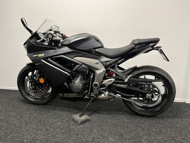triumph - daytona-660