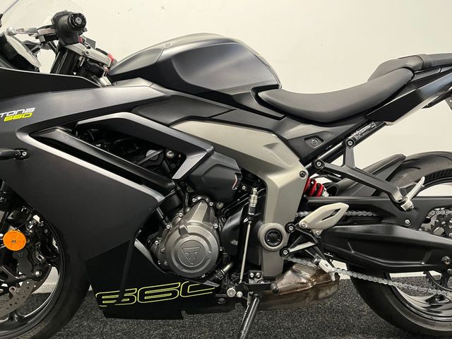 triumph - daytona-660