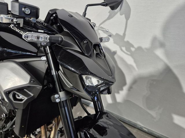 kawasaki - z900