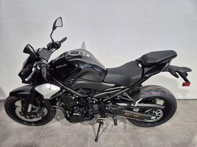 kawasaki - z900