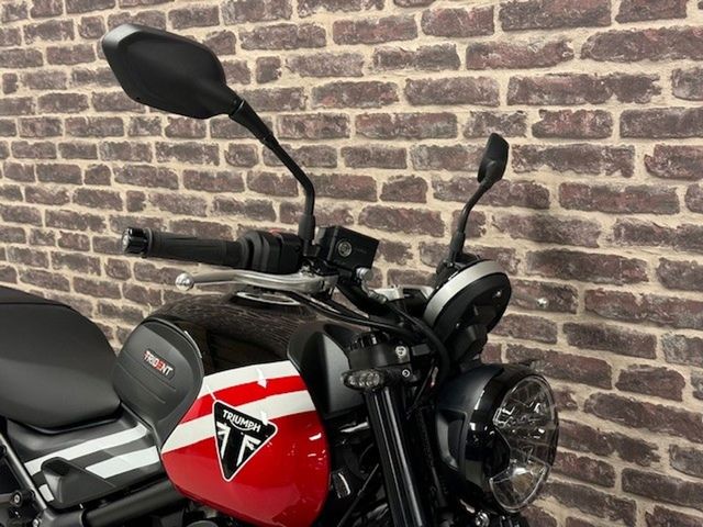 triumph - trident-660