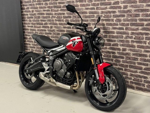 triumph - trident-660