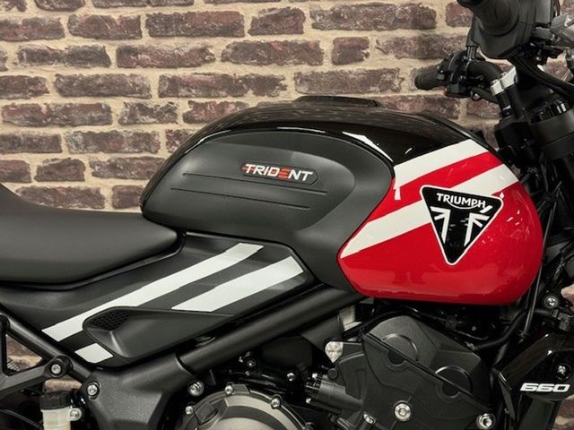 triumph - trident-660