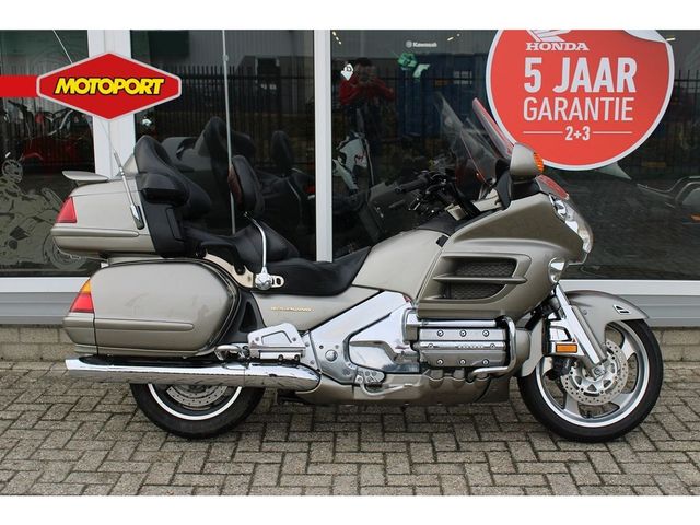 honda - gl-1800-goldwing