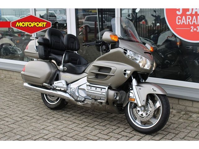 honda - gl-1800-goldwing