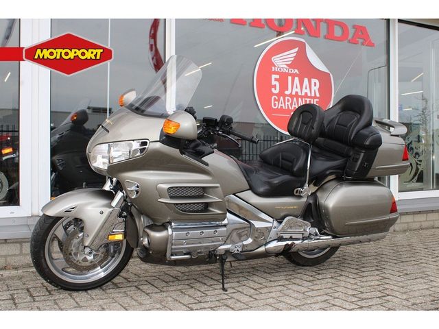 honda - gl-1800-goldwing