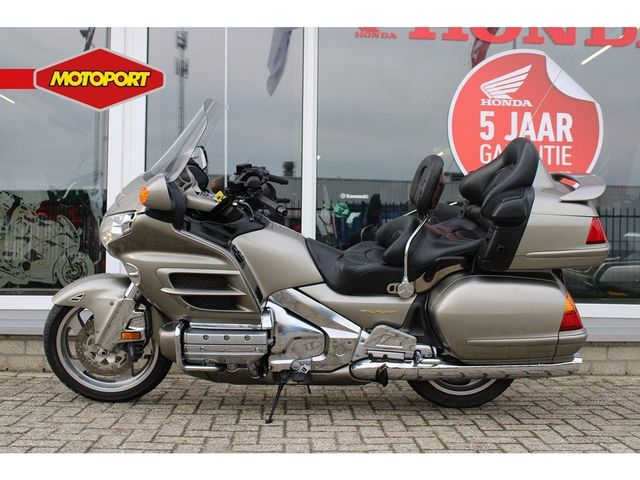 honda - gl-1800-goldwing