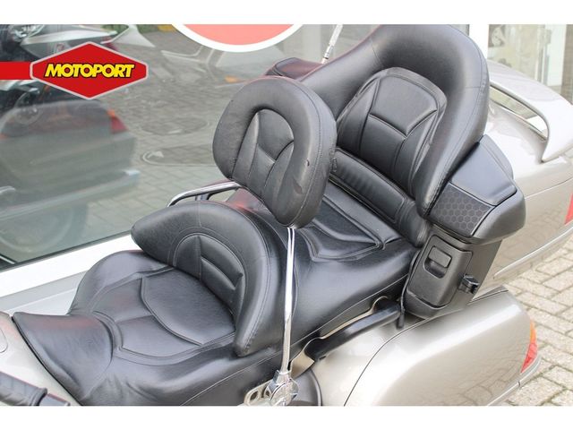 honda - gl-1800-goldwing