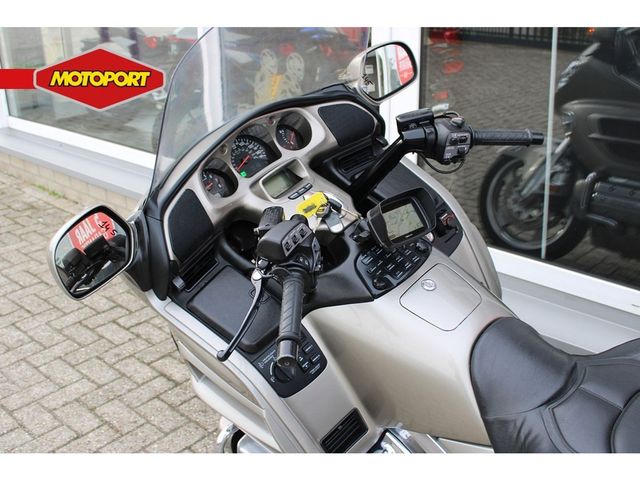 honda - gl-1800-goldwing