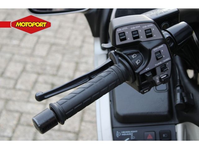 honda - gl-1800-goldwing