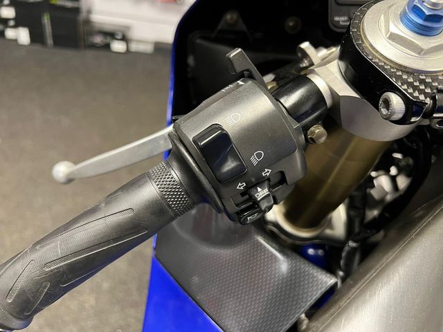 yamaha - yzf-r1