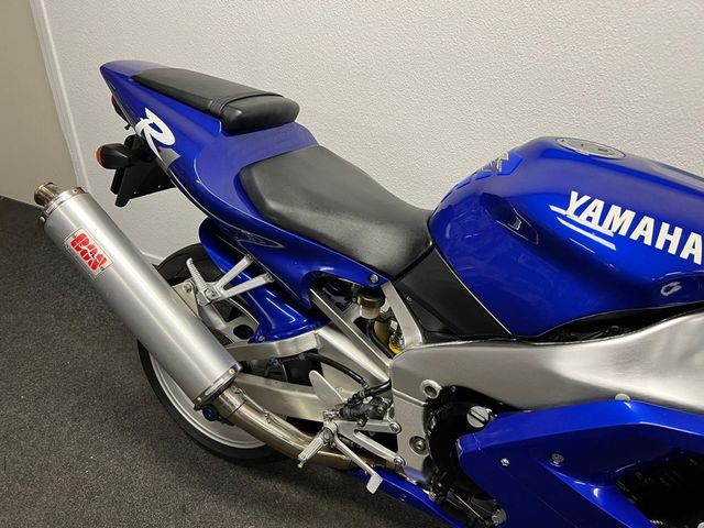yamaha - yzf-r1
