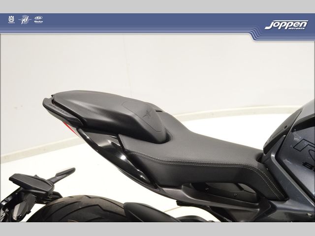 mv-agusta - brutale-800