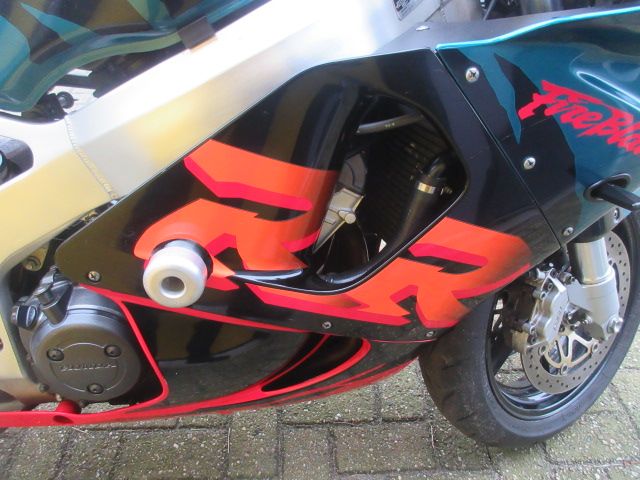 honda - cbr-900-rr-fireblade