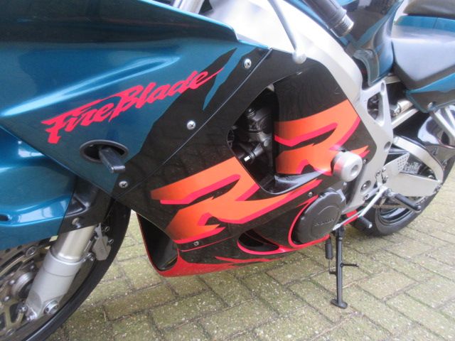 honda - cbr-900-rr-fireblade