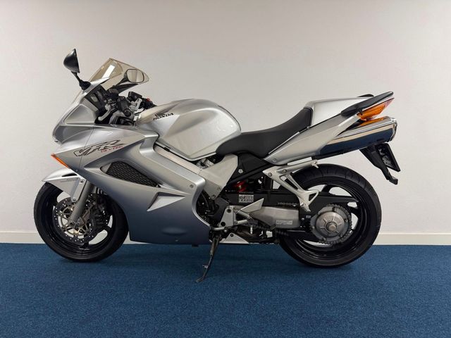 honda - vfr-800-fi-vtec