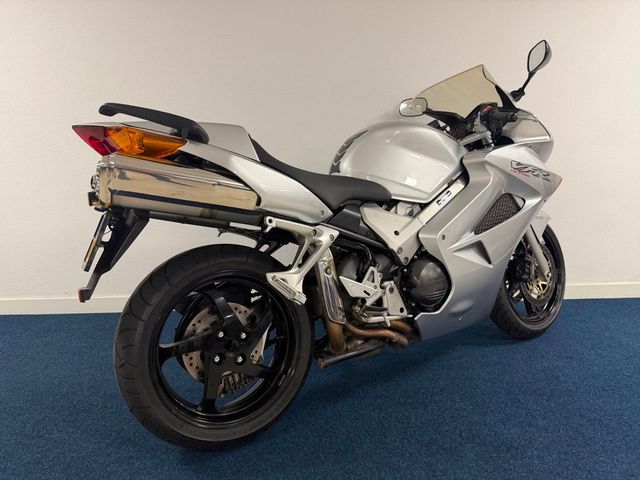 honda - vfr-800-fi-vtec