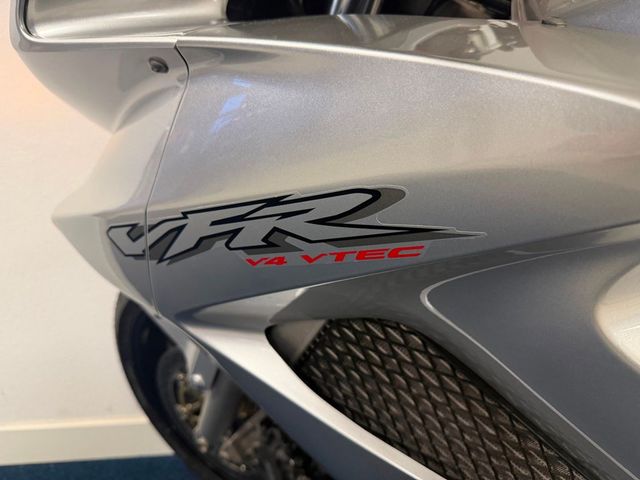 honda - vfr-800-fi-vtec