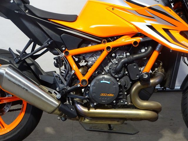 ktm - 1290-super-duke-r