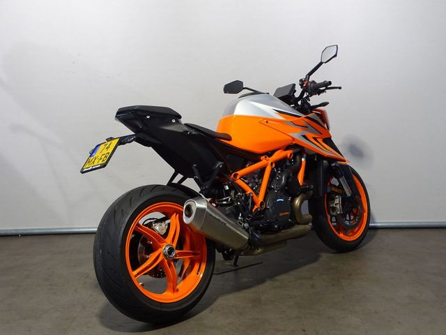ktm - 1290-super-duke-r