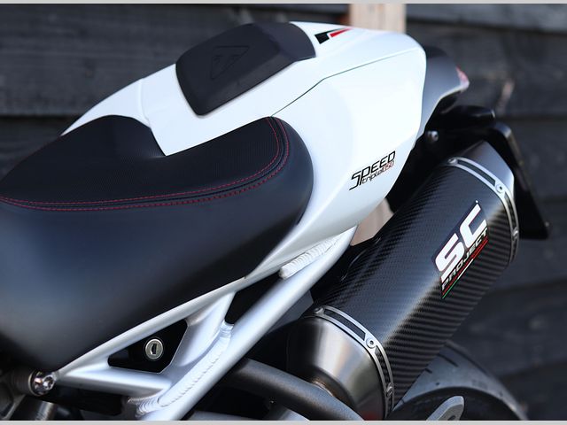 triumph - speed-triple-rs