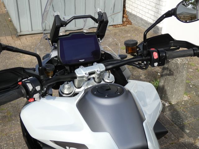 triumph - tiger-1200-gt