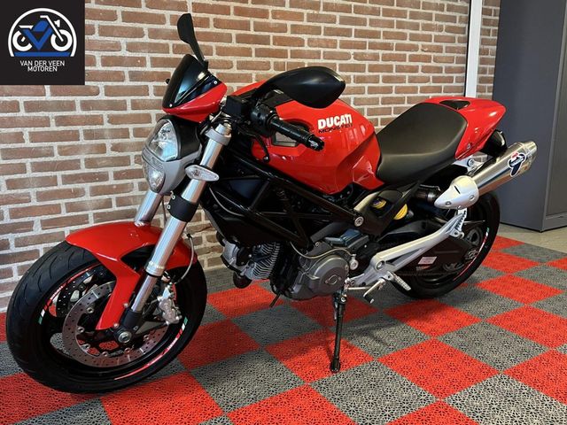 ducati - monster-696