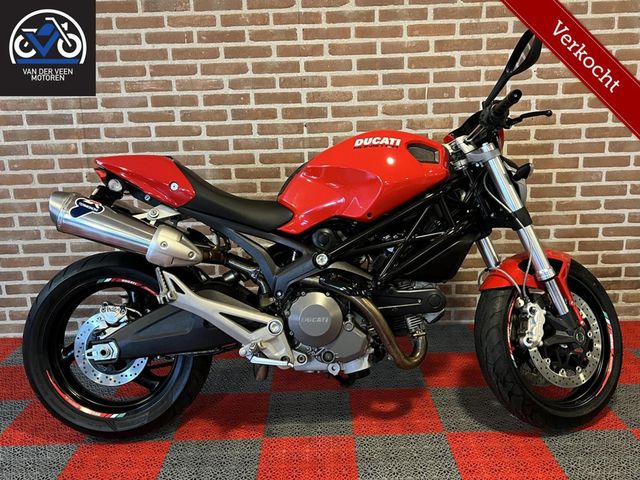 ducati - monster-696