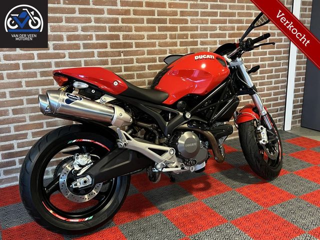 ducati - monster-696