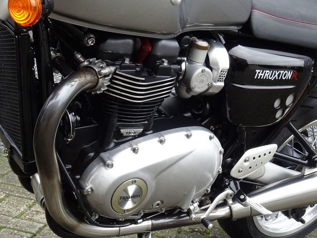 triumph - thruxton-1200-r