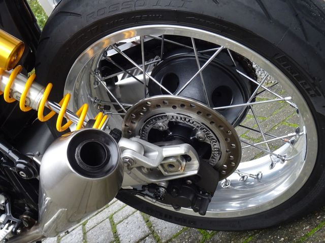 triumph - thruxton-1200-r