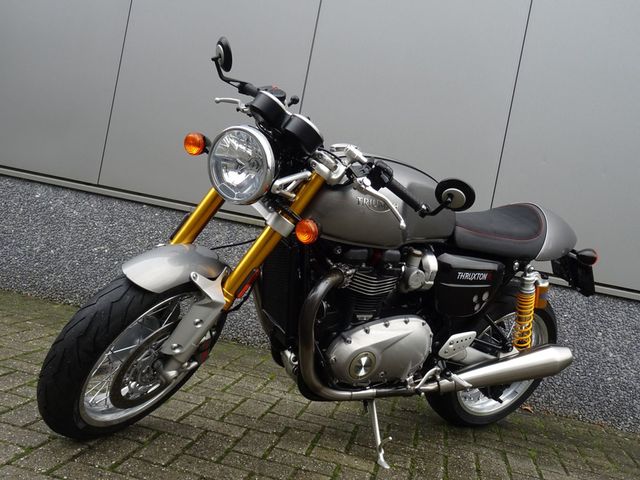 triumph - thruxton-1200-r
