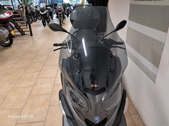 piaggio - mp3-530-hpe-advance-exlusive