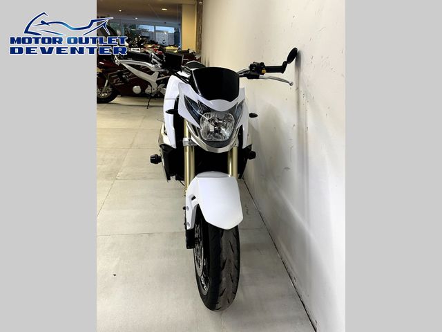 suzuki - gsr-750