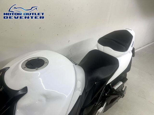 suzuki - gsr-750