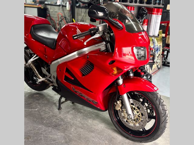 honda - vfr-750-f