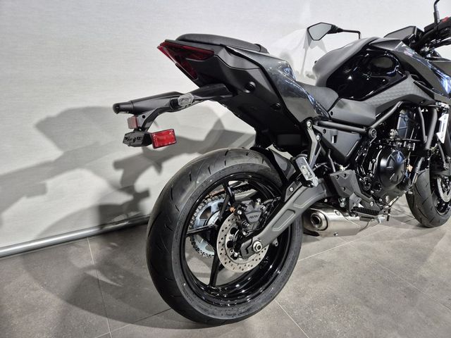 kawasaki - z650-s