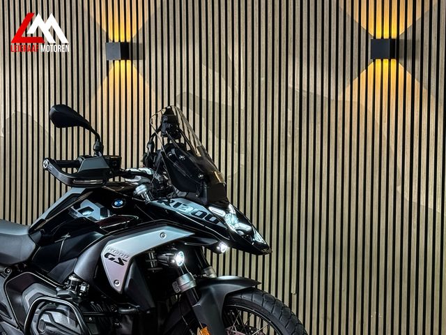 bmw - r-1300-gs-triple-black