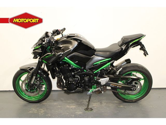 kawasaki - z900