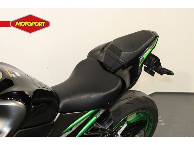 kawasaki - z900