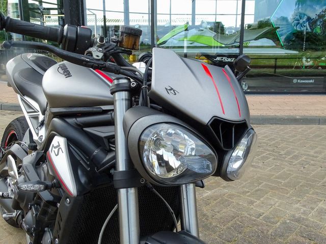triumph - street-triple-rs