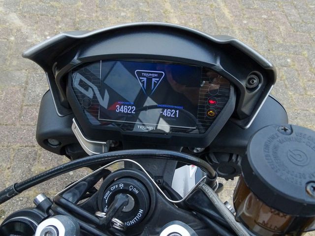 triumph - street-triple-rs