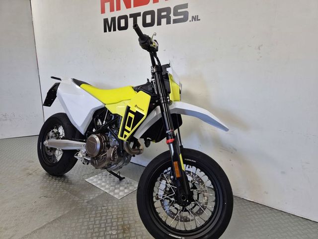husqvarna - 701-supermoto