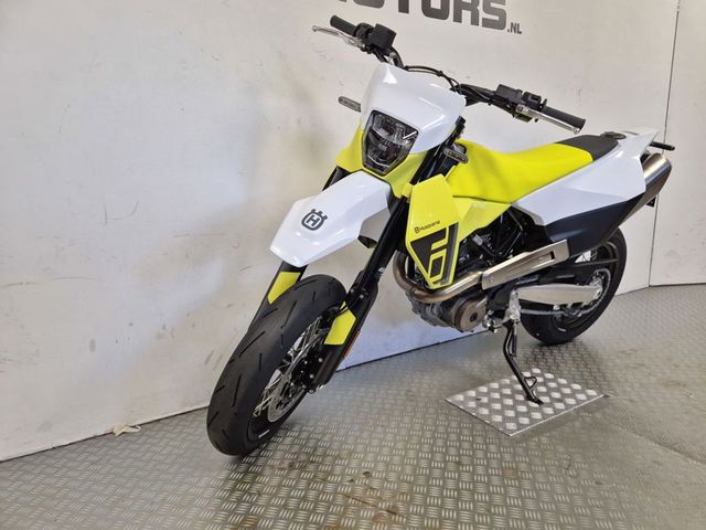 husqvarna - 701-supermoto