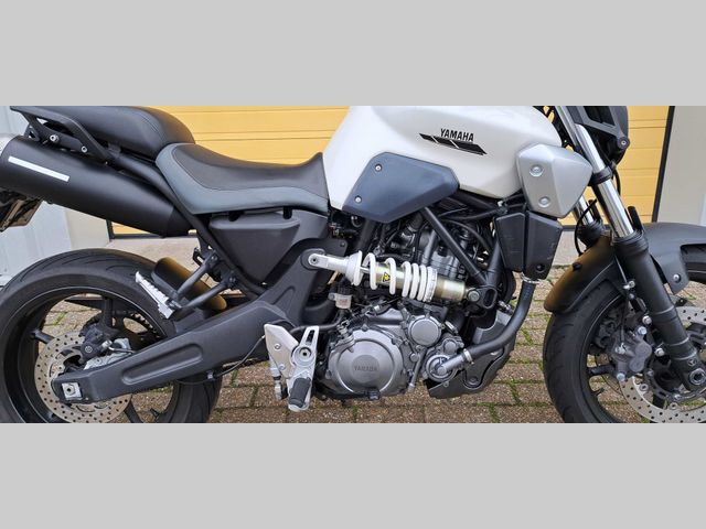 yamaha - mt-03