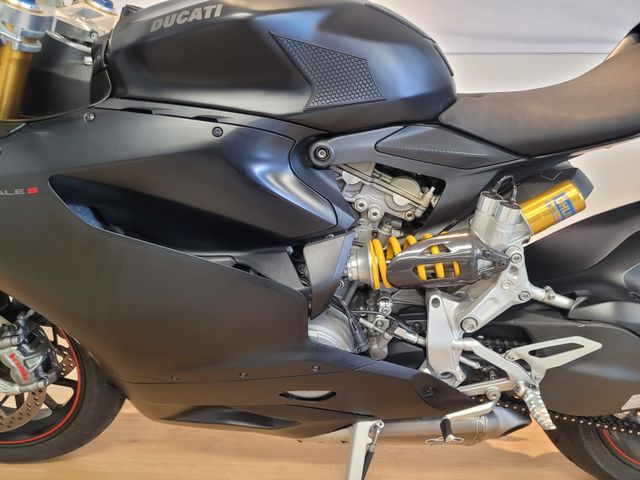 ducati - 1199-panigale-s